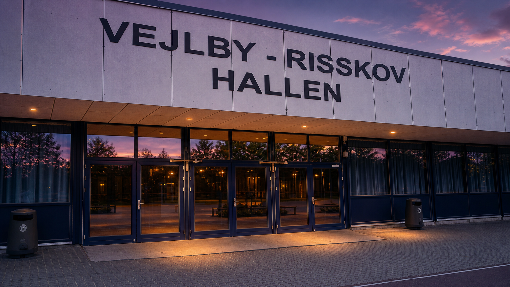 Indgangen til Vejlby-Risskov Hallen i Risskov